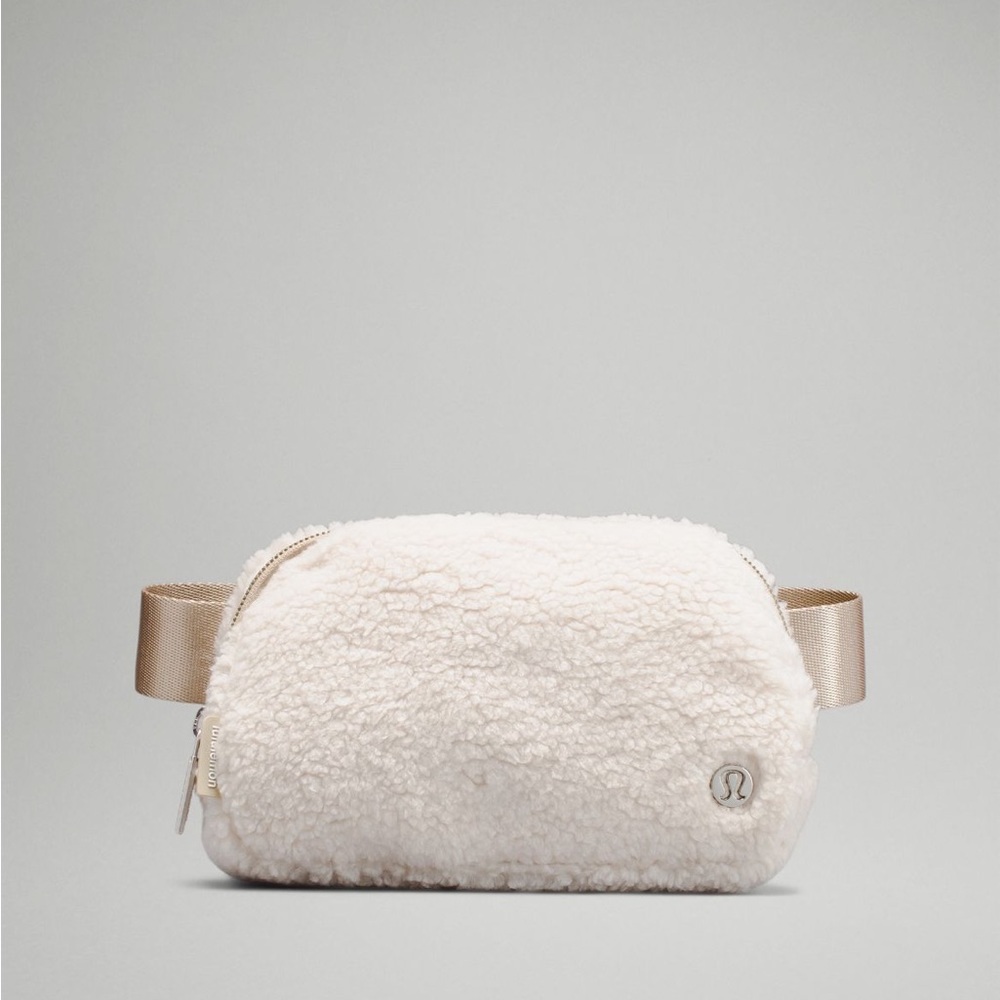 Lululemon Everywhere Fleece Belt Bag